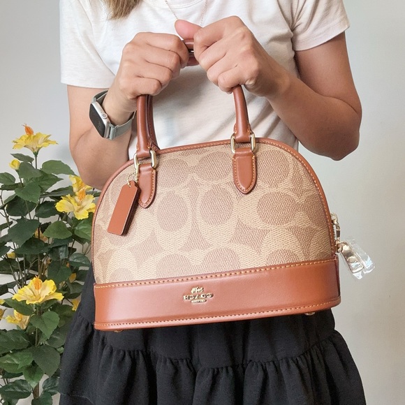 NWT Coach Sabrina Satchel Bag‎ In Signature Canvas - Picture 8 of 10